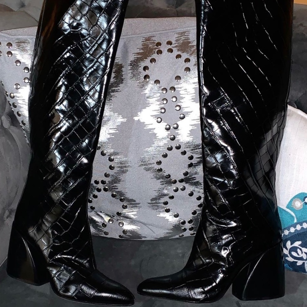 Leather need boat